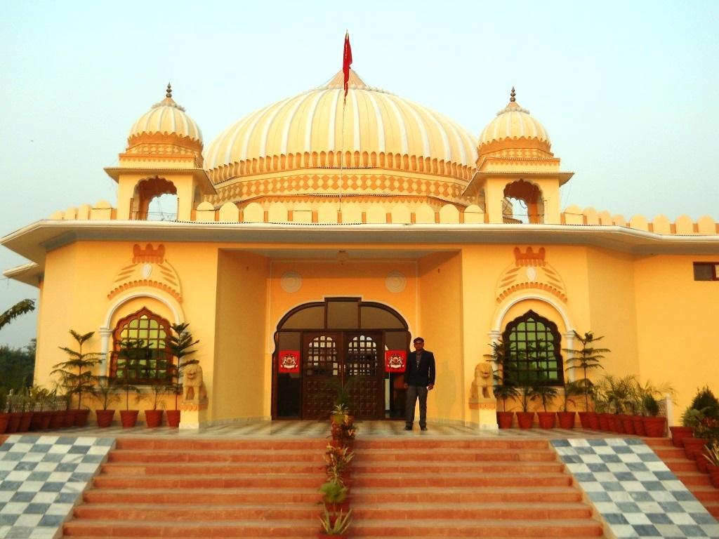 V Resorts Rajmahal Orchha Extérieur photo