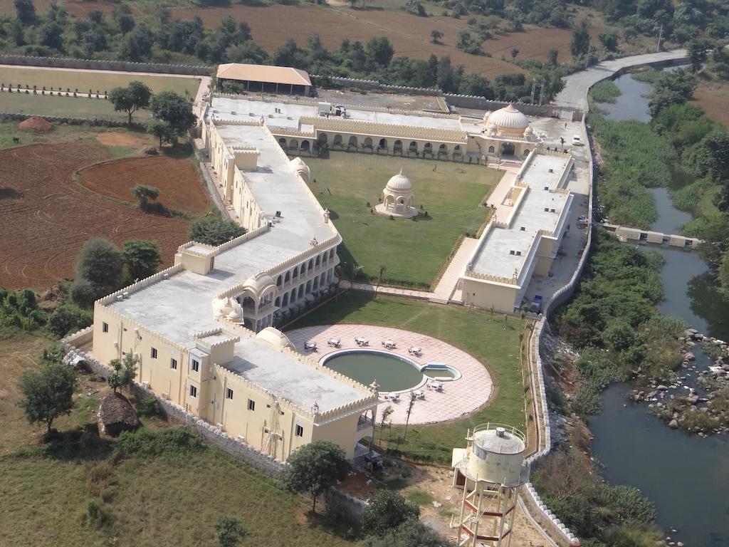 V Resorts Rajmahal Orchha Extérieur photo
