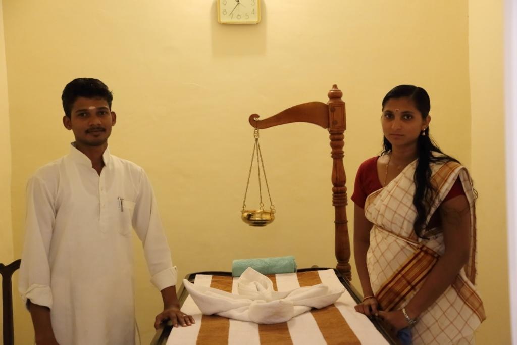 V Resorts Rajmahal Orchha Extérieur photo