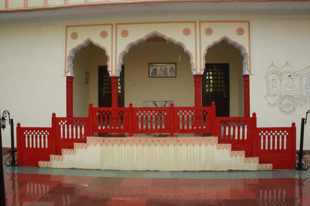 V Resorts Rajmahal Orchha Extérieur photo