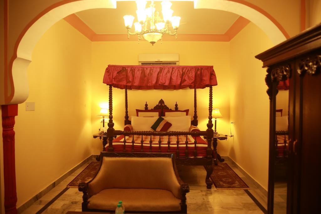 V Resorts Rajmahal Orchha Extérieur photo