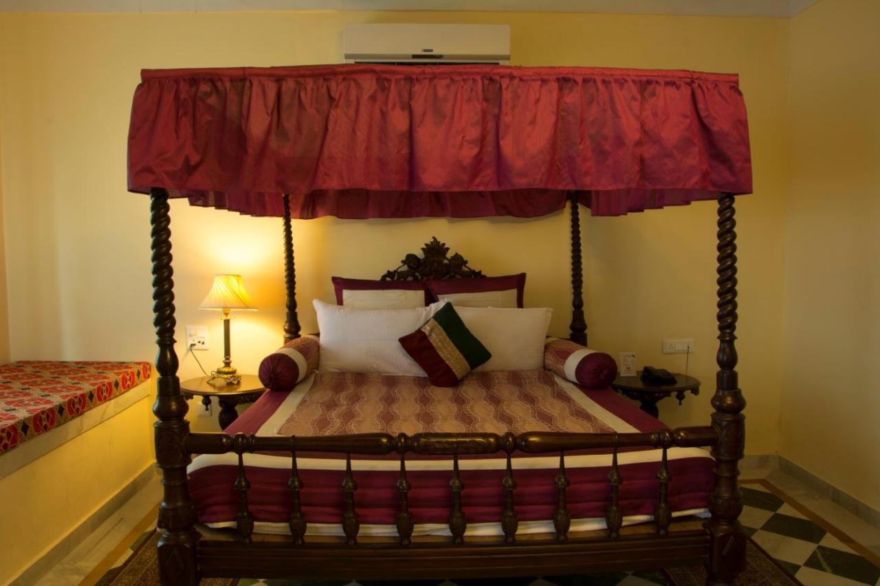 V Resorts Rajmahal Orchha Extérieur photo