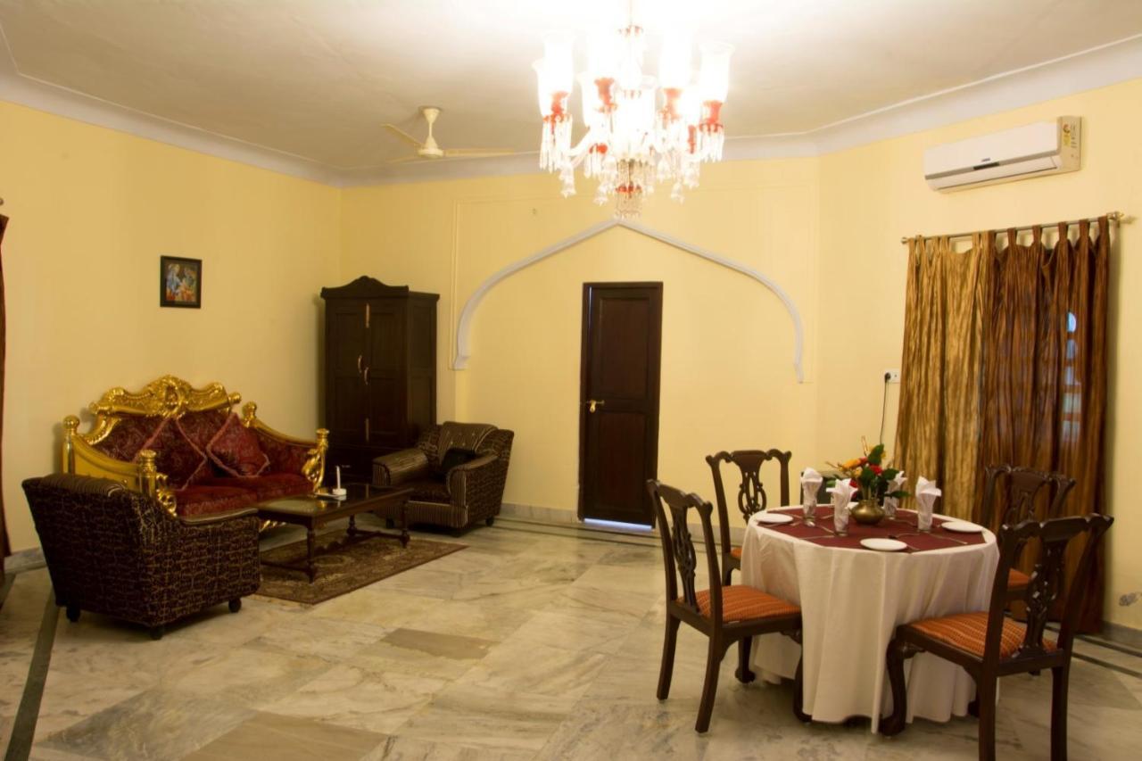 V Resorts Rajmahal Orchha Extérieur photo