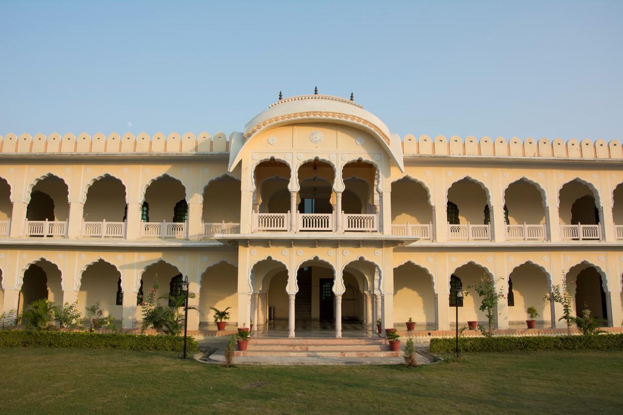 V Resorts Rajmahal Orchha Extérieur photo