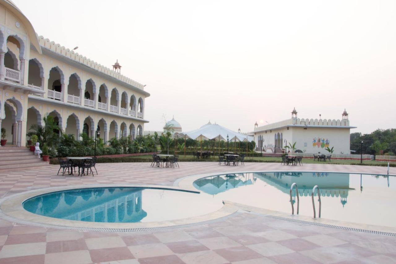 V Resorts Rajmahal Orchha Extérieur photo