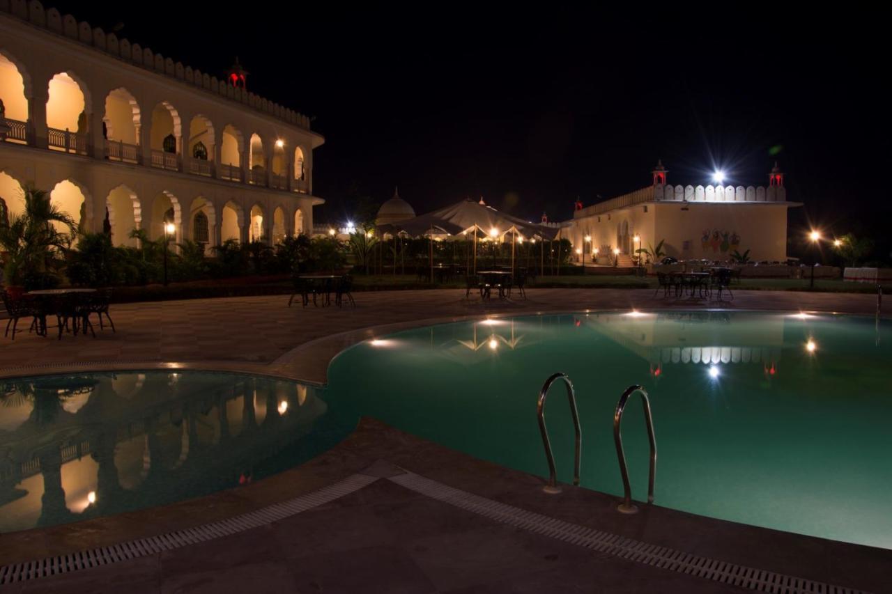 V Resorts Rajmahal Orchha Extérieur photo
