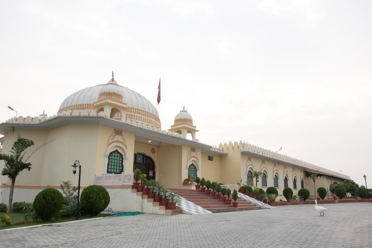 V Resorts Rajmahal Orchha Extérieur photo